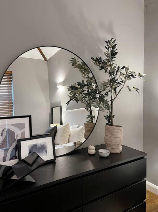 Cosy 2 Bedroom Apartment Todmorden Ngoại thất bức ảnh