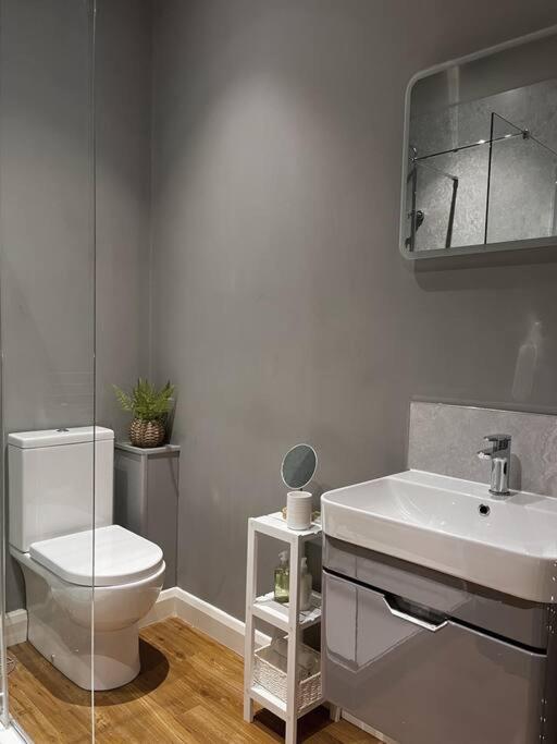 Cosy 2 Bedroom Apartment Todmorden Ngoại thất bức ảnh